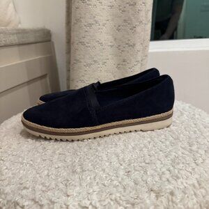 Clarks Women’s Navy Blue suede Slip-On Shoes size 8